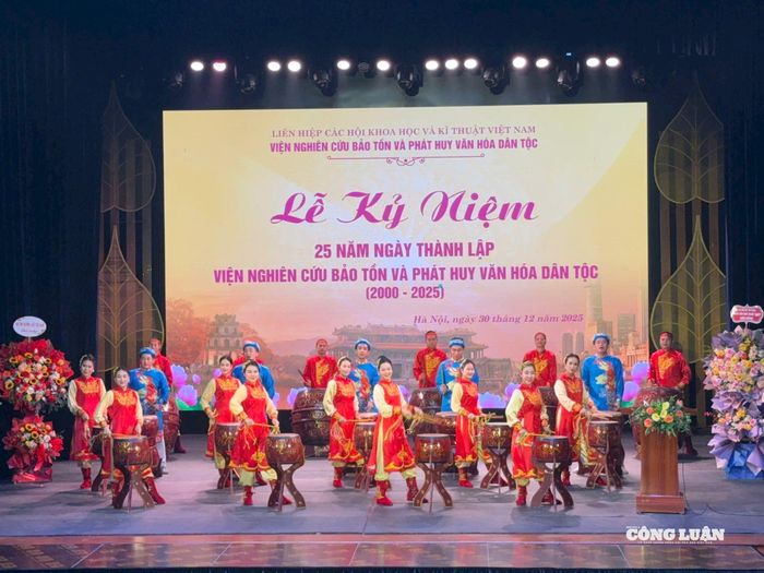 Màn biểu diễn trống đặc sắc tại Lễ kỷ niệm.