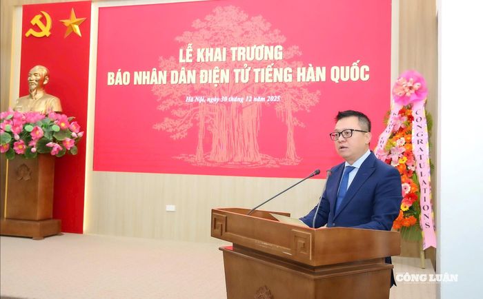Tổng Biên tập Báo Nhân Dân Lê Quốc Minh phát biểu tại buổi lễ.