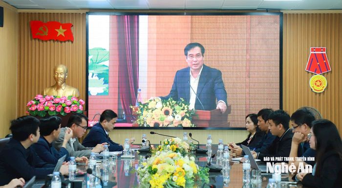Các đại biểu tham dự hội nghị tại điểm cầu Ban Tuyên giáo và Dân vận Tỉnh ủy Nghệ An. Ảnh: Thành Duy