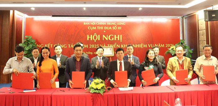Cụm thi đua số III ngành Nội chính Đảng phát động và ký giao ước thi đua năm 2026. Ảnh: NGỌC HÀ