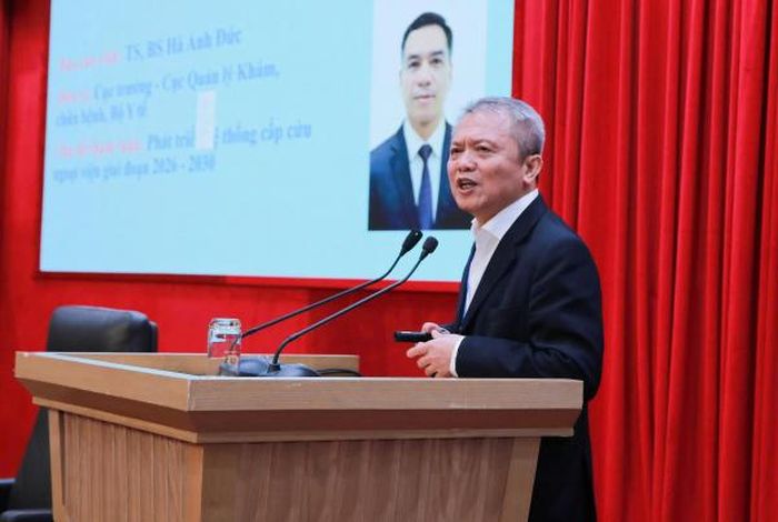 GS.TS. NGND Lê Ngọc Thành, Hiệu trưởng Trường Đại học Y Dược chia sẻ thông tin tại hội thảo.