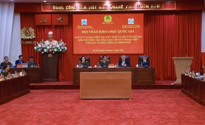 Lãnh đạo các đơn vị điều hành phần thảo luận tại hội thảo.