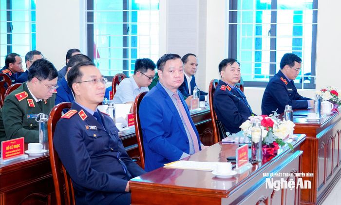 Phó Viện trưởng Viện KSND Tối cao Hồ Đức Anh và Bí thư Tỉnh ủy Nguyễn Khắc Thận dự, chỉ đạo hội nghị. Ảnh: Phạm Bằng