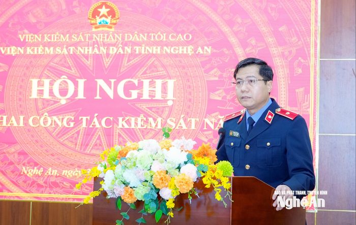 Ủy viên Ban Chấp hành Đảng bộ tỉnh, Viện trưởng Viện KSND tỉnh Bùi Việt Cường phát biểu khai mạc hội nghị. Ảnh: Phạm Bằng