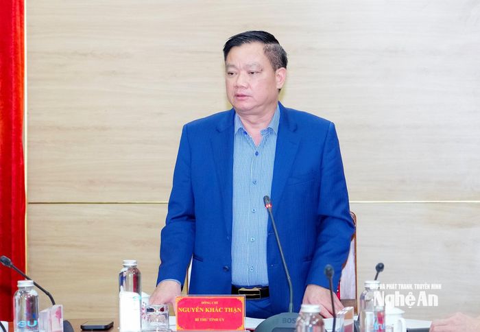 Bí thư Tỉnh ủy Nguyễn Khắc Thận kết luận hội nghị. Ảnh: Phạm Bằng