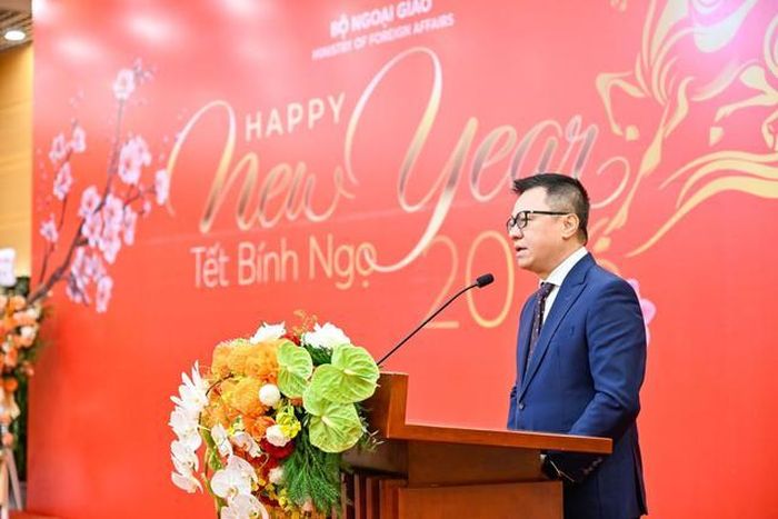 Ông Lê Quốc Minh - Ủy viên Trung ương Đảng, Chủ tịch Hội Nhà báo Việt Nam phát biểu đáp từ.