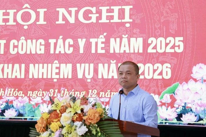Đại biểu tham luận tại hội nghị.