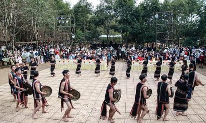 Ngay trong ngày đầu, các hoạt động đã thu hút nhiều du khách.
