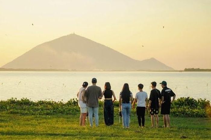 Khung cảnh yên bình tại Hồ Dầu Tiếng. Ảnh: Vivu24h