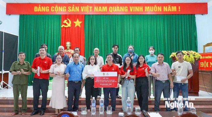 Công ty CP Nafoods Tây Nguyên đại diện cho Tập đoàn thực hiện thăm hỏi và hỗ trợ bà con tại Đông Gia Lai và Đắk Lắk.