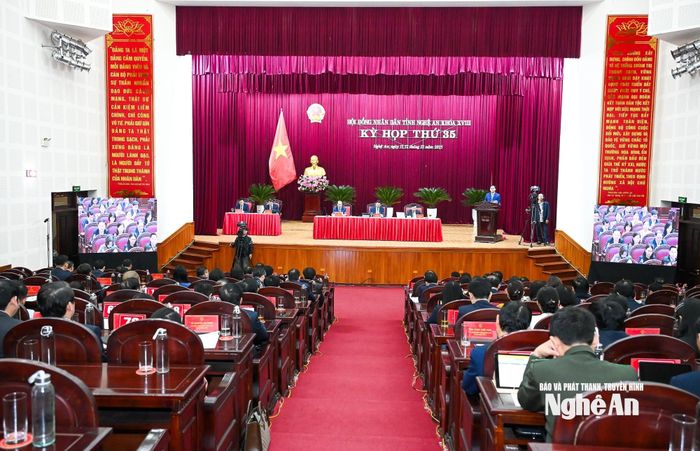 Quang cảnh Kỳ họp thứ 35, HĐND tỉnh Nghệ An khóa XVIII. Ảnh: Thành Cường