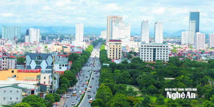 Nghệ An đang hướng đến mục tiêu trở thành tỉnh khá của cả nước, cực tăng trưởng tầm quốc gia; là trung tâm khu vực Bắc Trung Bộ về công nghiệp, nông nghiệp ứng dụng công nghệ cao, y tế, giáo dục, khoa học công nghệ, thương mại, logistics và du lịch vào năm 2030. Ảnh: Thành Duy