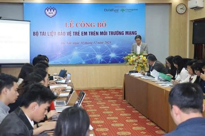 Toàn cảnh Lễ công bố Bộ tài liệu “Swipe Safe”