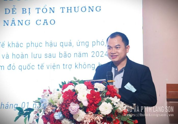 Ông Khamdy Inthasa - đại diện Hiệp hội Chữ thập đỏ và Trăng lưỡi liềm đỏ quốc tế phát biểu tại buổi khai mạc tập huấn