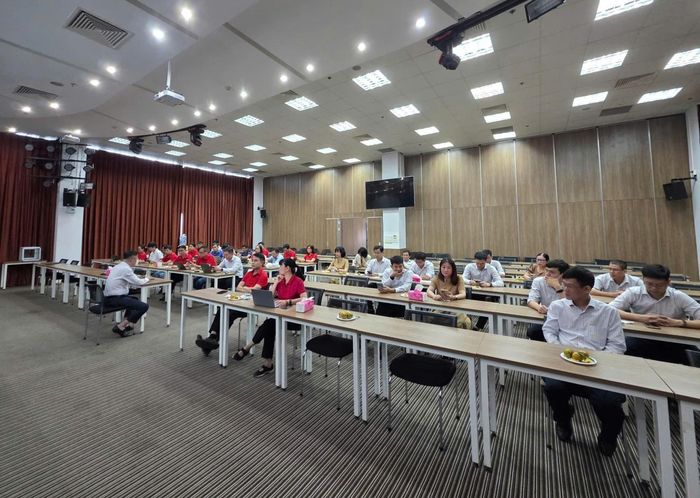 Chi bộ 4 tuyên truyền về Đại hội đại biểu toàn quốc lần thứ XIV của Đảng.