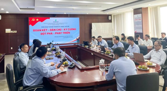 Chi bộ 5 và 6 tuyên truyền về Kết luận số 208-KL/TW của Bộ Chính trị, Ban Bí thư.