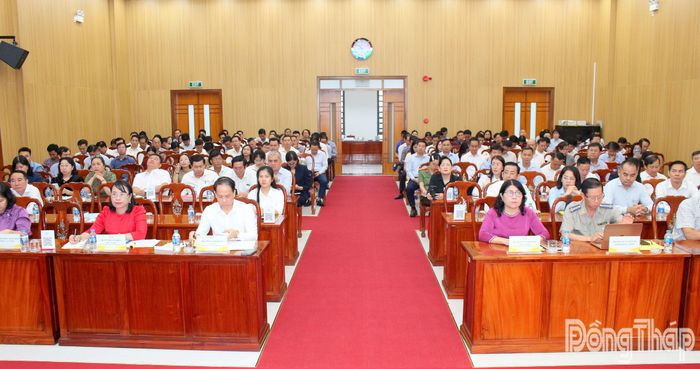 Quang cảnh đại biểu tham dự hội nghị.