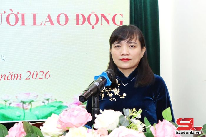 Đồng chí Lường Thị Vân Anh, Ủy viên Ban Thường vụ Tỉnh ủy, Trưởng ban Nội chính Tỉnh ủy, phát biểu tại hội nghị.