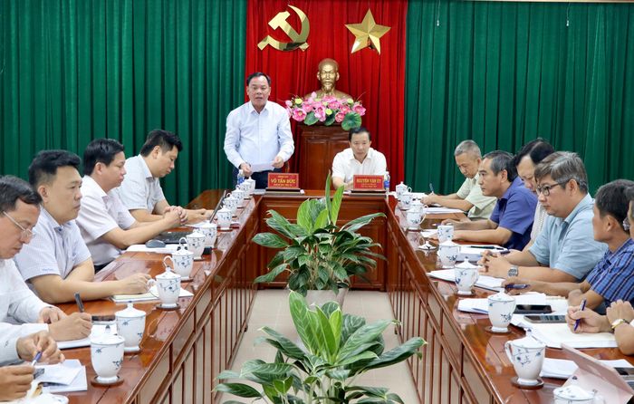 Ông Võ Tấn Đức, Phó Bí thư Tỉnh ủy Đồng Nai yêu cầu tháo gỡ khó khăn vướng mắc cho các dự án.
