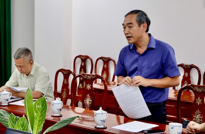 Ông Đinh Tiến Hải Giám đốc Ban QLDA Đầu tư xây dựng tỉnh Đồng Nai báo cáo tình hình triển khai các dự án.