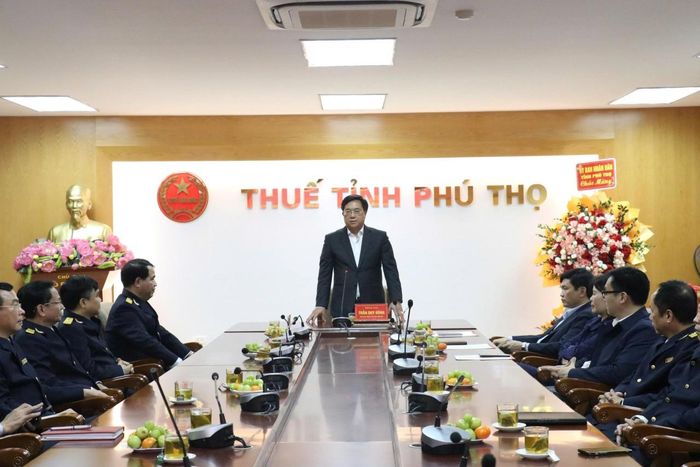 Chủ tịch UBND tỉnh Phú Thọ Trần Duy Đông phát biểu chỉ đạo giao nhiệm vụ cho Thuế tỉnh Phú Thọ.