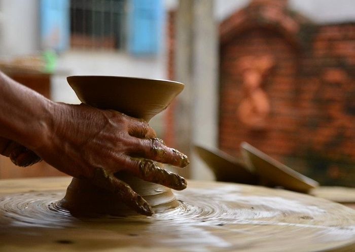 Chuốt gốm. Ảnh: HOÀNG LIÊN