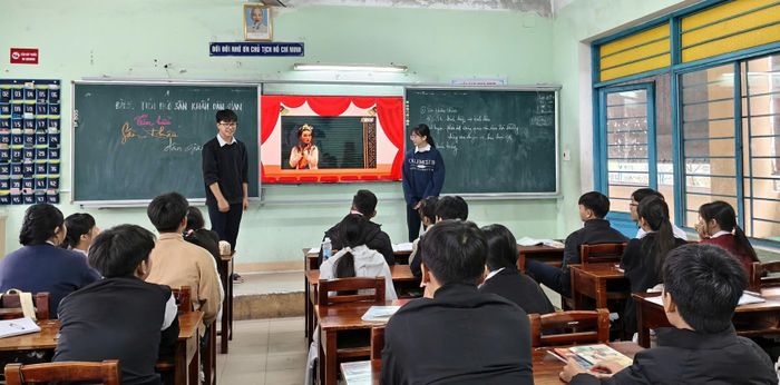 Một tiết học Ngữ văn có ứng dụng công nghệ số tại Trường THPT Thanh Khê.