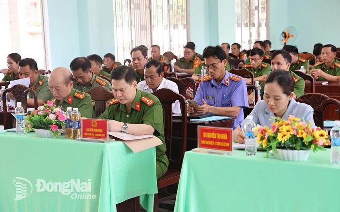 Các đại biểu dự hội nghị tổng kết công tác công an xã Lộc Ninh. Ảnh: Văn Hùng