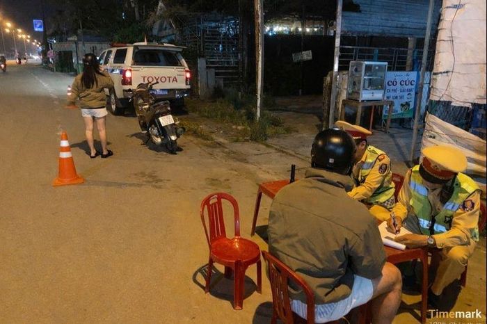 CSGT tăng cường tuần tra, khép kín địa bàn, xử lý nghiêm vi phạm để tạo hiệu quả răn đe. Ảnh: P.GIANG