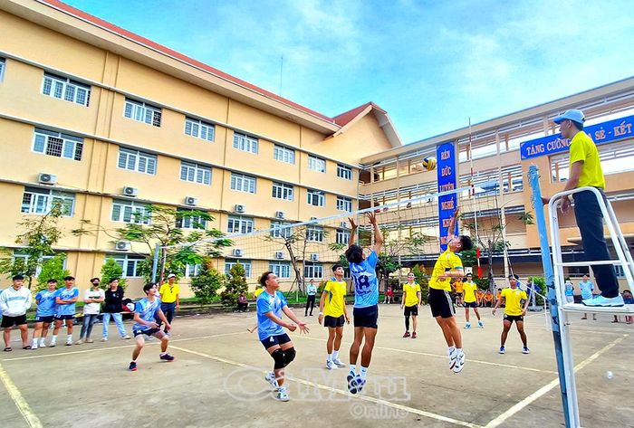 HSSV Cà Mau hăng say rèn luyện thể thao, nâng cao sức khoẻ.