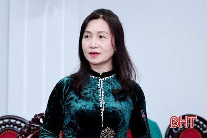  Phó Bí thư chuyên trách Đảng ủy CCQ Đảng tỉnh Nguyễn Thị Mai Thủy. 