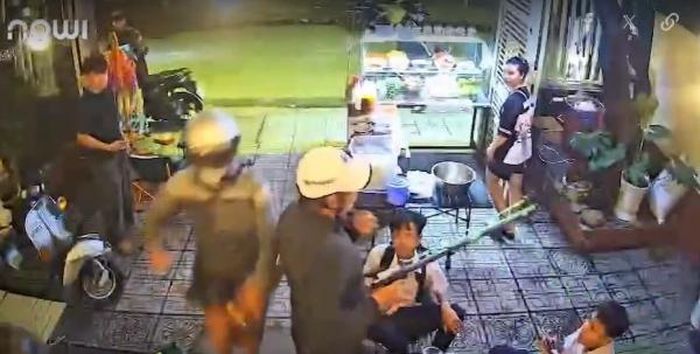 Không tìm được đối thủ, nhóm thanh thiếu niên ở xã Đông Thạnh, TP Hồ Chí Minh đập phá đồ đạc trong quán cà phê của ông Đ.N.T
