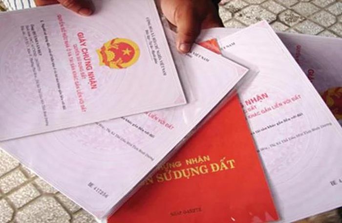 Từ năm 2026, không ghi thông tin đất đang bị thế chấp vào sổ đỏ.(Ảnh minh họa)