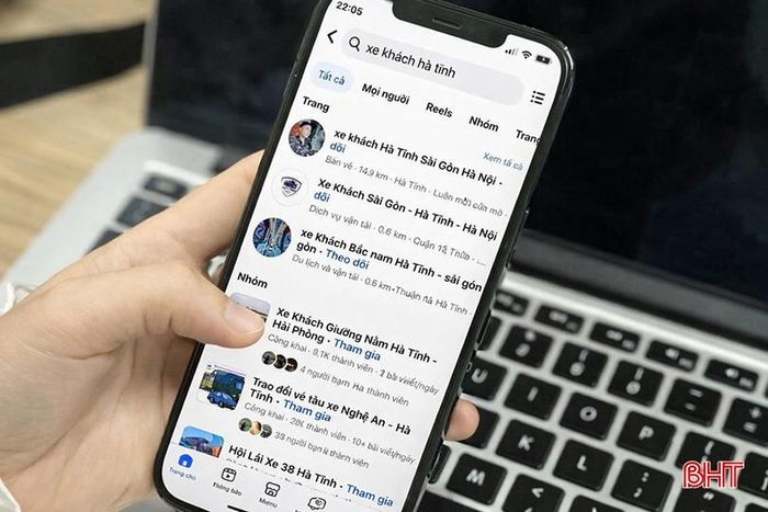 Hình thức đặt vé xe khách trên các nền tảng mạng xã hội ngày càng phổ biến.