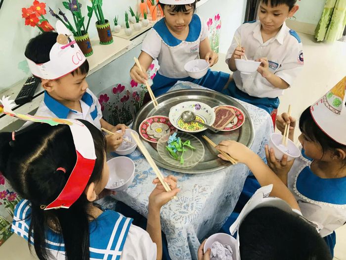 Trải nghiệm dạy học STEM kích thích sự sáng tạo trong học sinh. ẢNH: THIÊN THU.