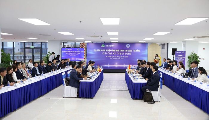 Quang cảnh tọa đàm. Ảnh: MAI QUẾ