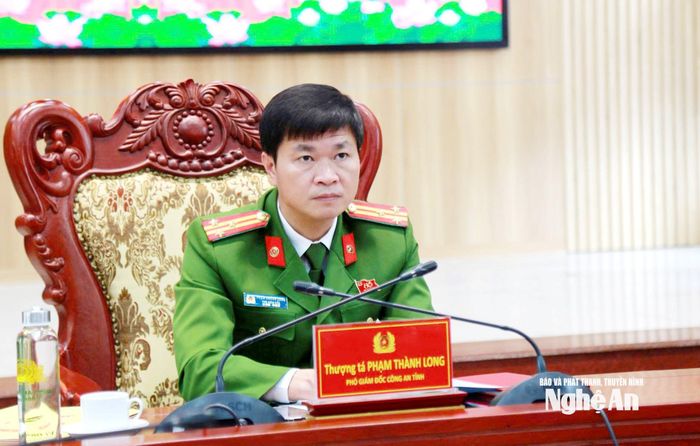 Thượng tá Phạm Thành Long - Phó Giám đốc Công an tỉnh chủ trì điểm cầu tại Nghệ An.