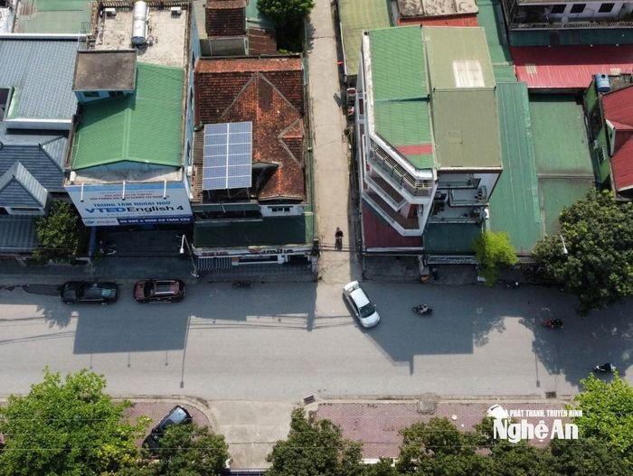 Lối vào đoạn "thắt cổ chai" đường Kim Đồng từ đường Hermann Gmeiner. Ảnh: Võ Hải