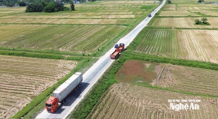 Tuyến đường ĐH.20 là đường nối Nghệ An và Hà Tĩnh trước đây do huyện Nam Đàn (cũ) quản lý, hiện nay đã được nâng cấp thành đường tỉnh ĐT.542C. Ảnh: Tiến Đông