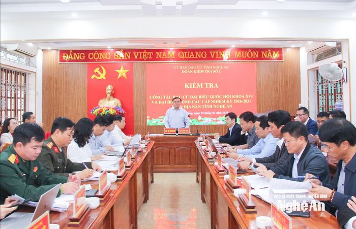 Toàn cảnh cuộc làm việc. Ảnh: Mai Hoa