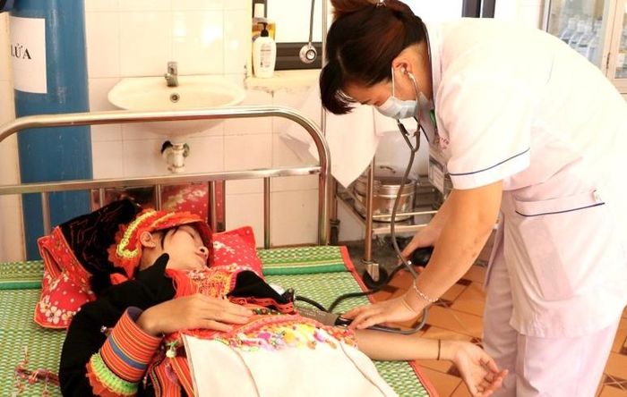 Khám chữa bệnh khu vực miền núi, vùng dân tộc thiểu số. Ảnh minh họa