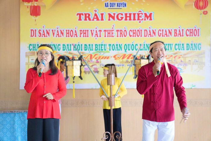 Những câu hát không chỉ là hình thức giải trí mà còn chứa đựng triết lý nhân sinh, tình yêu quê hương đất nước. Ảnh: T.S
