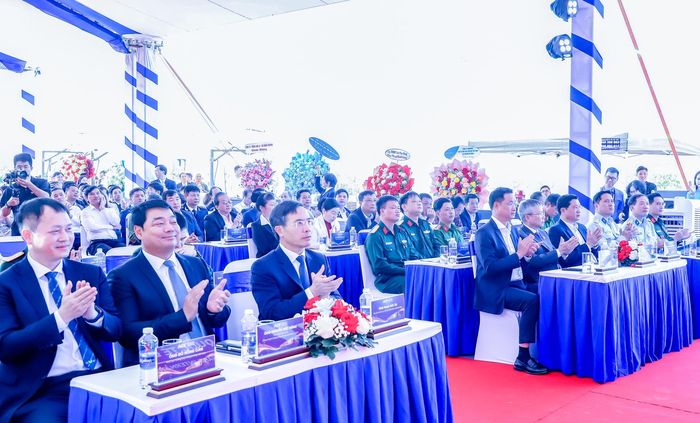 Đại biểu dự lễ khởi công. Ảnh: NGỌC PHÚ
