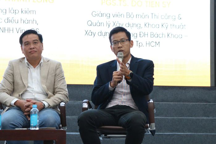 Các chuyên gia thảo luận tại Hội thảo quốc gia “Luật Xây dựng sửa đổi năm 2025 – Những điểm cần lưu ý trong hợp đồng xây dựng và quản trị rủi ro pháp lý”. Ảnh: TH