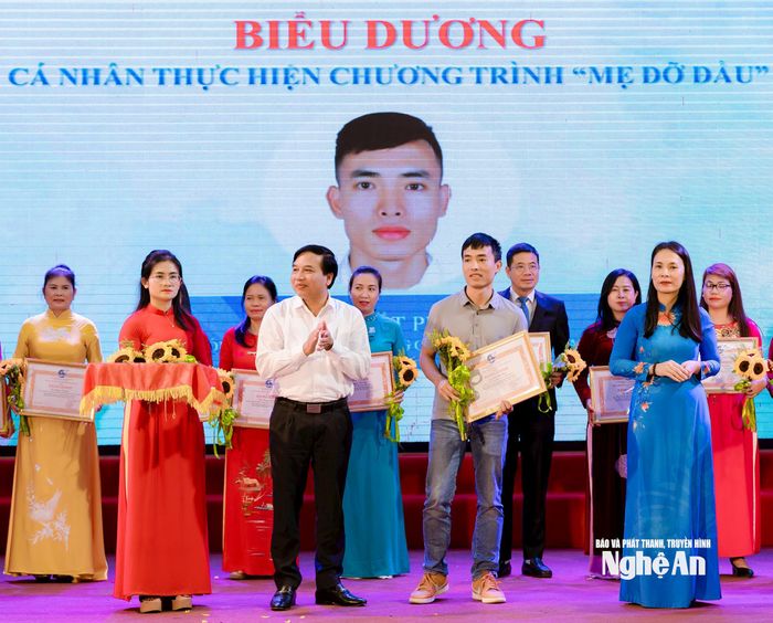 Nhiều người cha ấm áp đã nhận đỡ đầu cho các trẻ mồ côi trong giai đoạn 2025 - 2030. Ảnh: Thanh Quỳnh