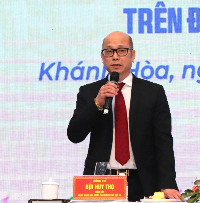 Đồng chí Bùi Huy Thọ - Giám đốc NHNN Khu vực 10 phát biểu tại Hội nghị