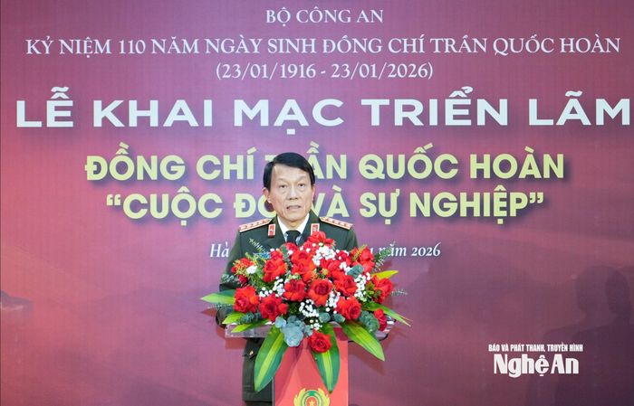Đại tướng Lương Tam Quang - Ủy viên Bộ Chính trị, Bộ trưởng Bộ Công an phát biểu khai mạc triển lãm. Ảnh: Phạm Bằng