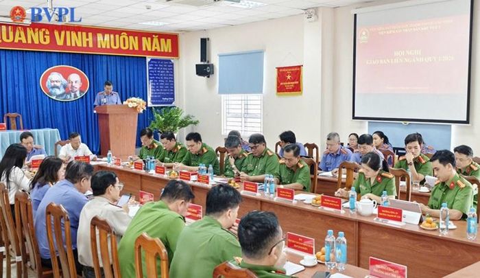 Toàn cảnh hội nghị.