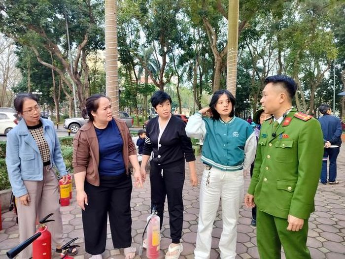 Hướng dẫn người dân sử dụng phương tiện PCCC