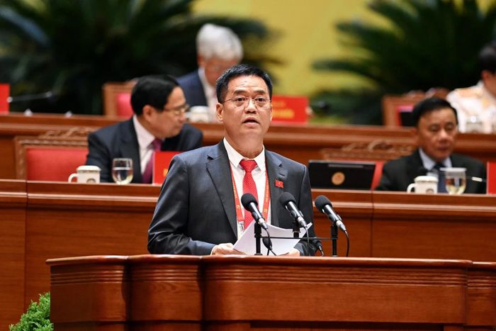 Đồng chí Lê Quốc Anh, Tỉnh ủy viên, Bí thư Đảng ủy đặc khu Phú Quốc (tỉnh An Giang), trình bày tham luận “Phát triển đặc khu Phú Quốc thành trung tâm kinh tế, du lịch - dịch vụ tổng hợp tầm quốc gia, quốc tế”.